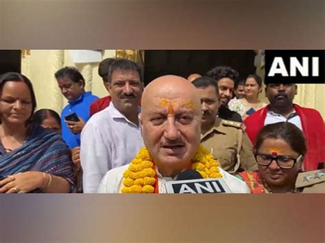 Anupam Kher visits Kanak Bhawan temple in Ayodhya – ThePrint – ANIFeed