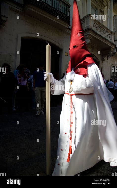 Traditional costumes for the Catholic Festival of Semana Santa, Cadiz ...