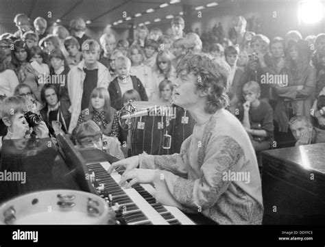 Steve Winwood, lead singer with Traffic, in concert at Landskrona Stock Photo: 60226435 - Alamy