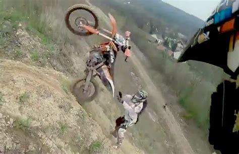 Video: April DirtBike Fail Crash Compilation - Dirt Bikes