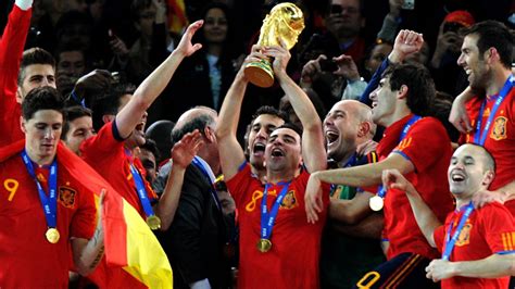 Xavi retires from international duty