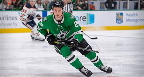 Dallas Stars sign Roope Hintz to eight-year, $67.6 million contract ...