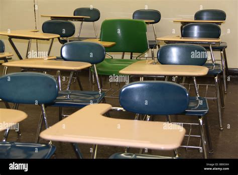 Empty school classroom with desks Stock Photo - Alamy