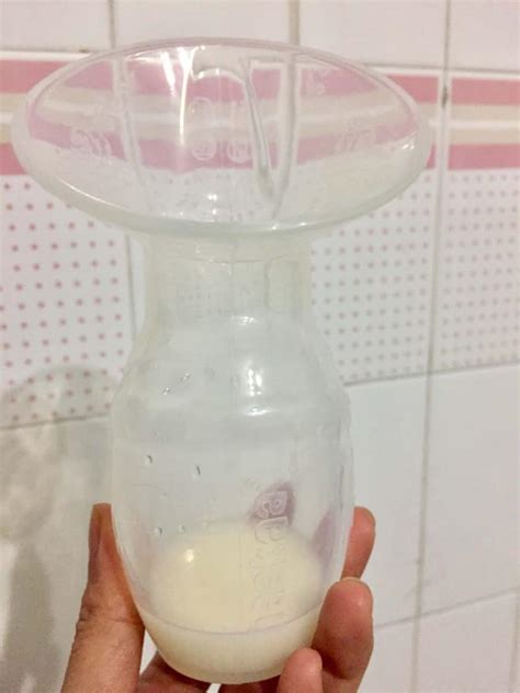 How to Collect Milk with Haakaa Manual Breast Pump Although You Don't ...