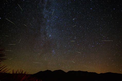 ESA - Comet Swift-Tuttle is responsible for the annual Perseids meteor ...