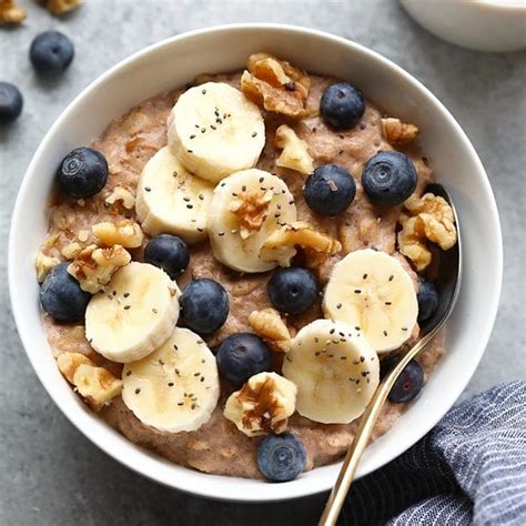 Easy Oatmeal Recipe - Fit Foodie Finds
