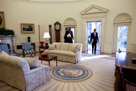 File:Obama enters the oval office.jpg - Wikipedia