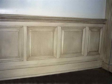 Types of wainscoting panels. There are five main types of wainscoting ...