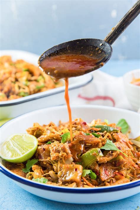 The Popular Sri Lankan Chicken and Cheese Kottu Recipe - Vestellite