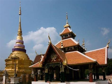 Lampang Temple Tour from Chiang Mai with Northern Thai Food - TakeMeTour