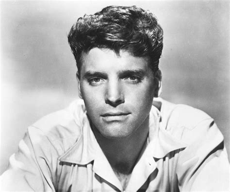 Burt Lancaster Biography - Facts, Childhood, Family Life & Achievements