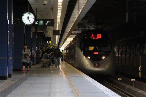 Ma On Shan line train arrives at Tai Wai terminus | The trai… | Flickr