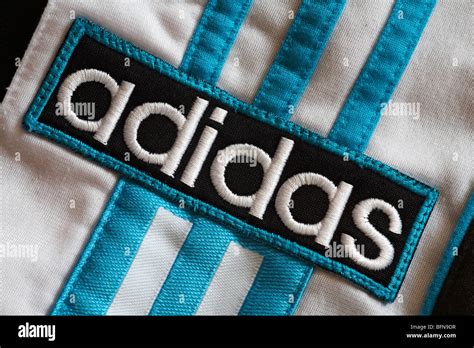 Einmal Sonnenfinsternis Empfang adidas brand 3 stripes Emulsion Komplikationen etwas