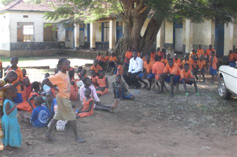 Rebuild a school for 503 determined Ugandan kids - GlobalGiving