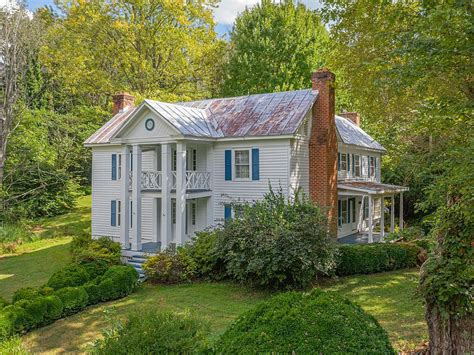 Love this! On 12 acres in Virginia. Circa 1880. $265,000 - The Old House Life | Farm house for ...