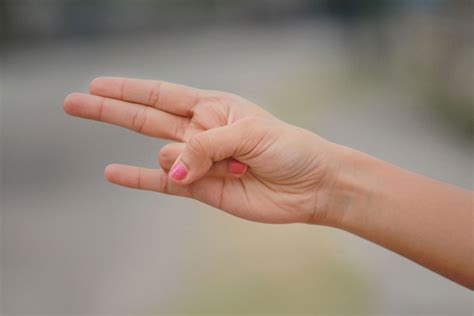 5 Yoga Mudras for Diabetes: Control Blood Sugar Level Naturally - Fitsri Yoga