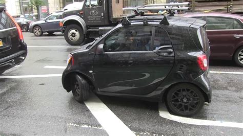 Shaquille O'Neal seen driving a smart car around NYC!! - YouTube