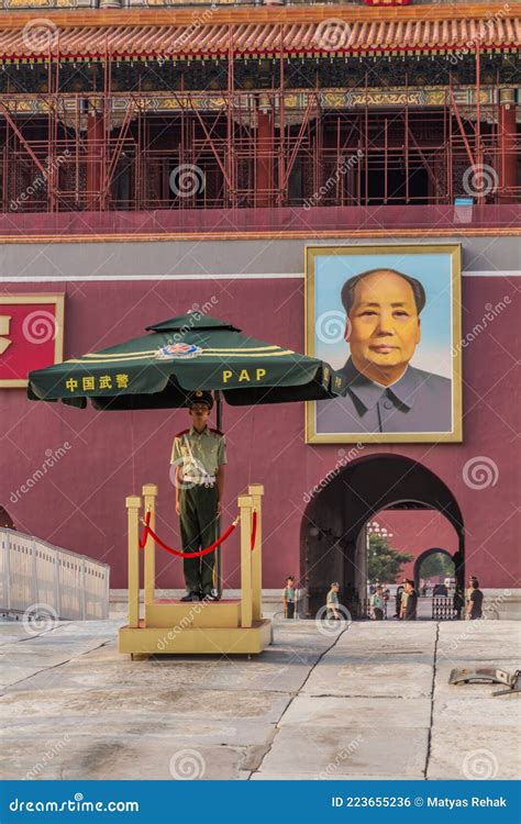 Mao Zedong Portrait On Beige China 1 Yuan 1999 Banknote Stock Photography | CartoonDealer.com ...