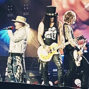 Guns N’ Roses Electrify Pittsburgh: Debut of New Track “Perhaps” Leaves ...