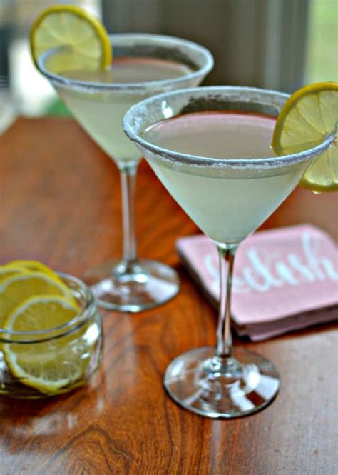 Lemon Drop Martini Recipe (A Lemon Lovers Dream Come True)