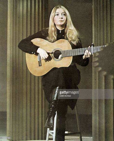 Photo of the singer and guitarist Mary Hopkin in performance | 歌手, 写真