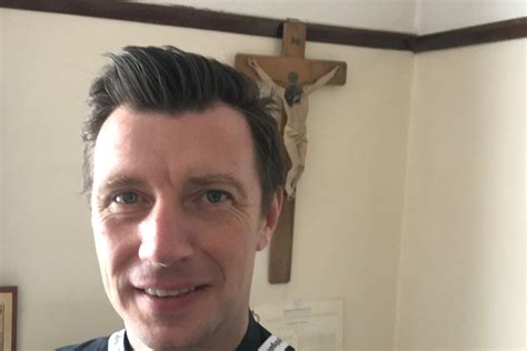 Priest who created 24/7 chaplaincy at Nightingale describes experiences on wards | Radio NewsHub
