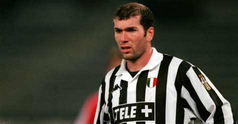 Zinedine Zidane, Juventus, 09 December, 1998 - Planet Football