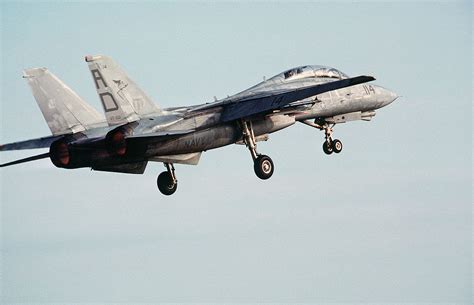 U.S. Navy F-14 Tomcat history, deployment and photographs