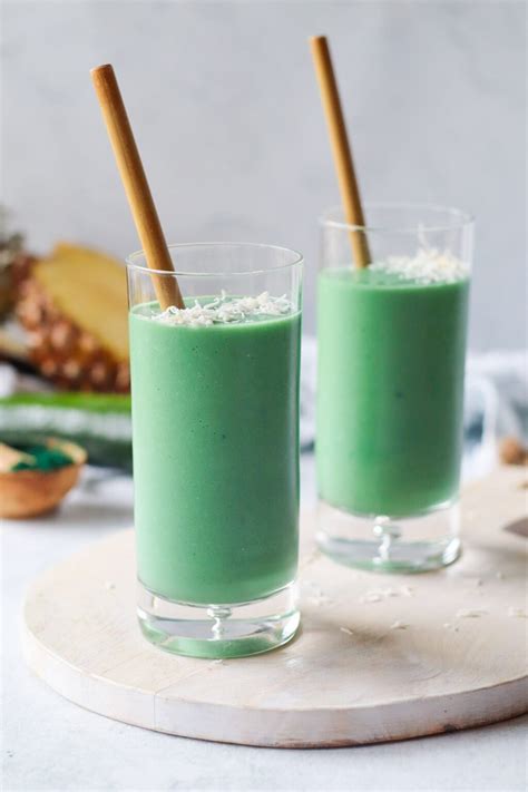 Spirulina Smoothie | (11g of Plant-based Protein!) - Good Food Baddie