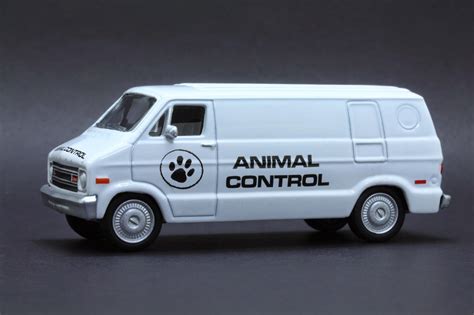 Diecast Hobbist: 1976 Dodge B-100 Animal Control Van