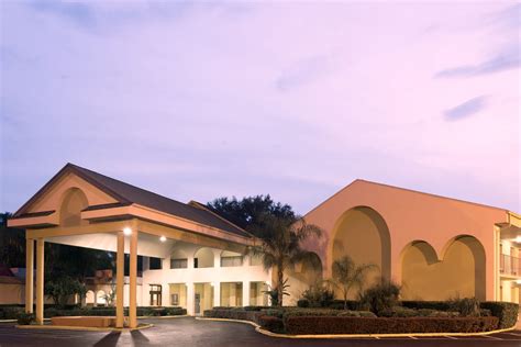 Days Inn by Wyndham Crystal River | Crystal River, FL Hotels