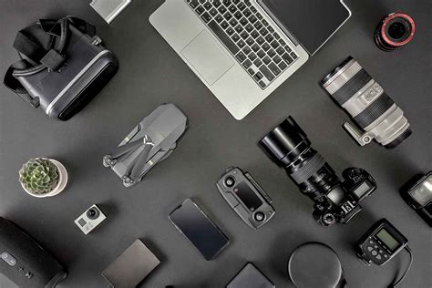 22 Cool Travel Photography Gadgets, Gear, and Accessories (2023) - Nomad Paradise