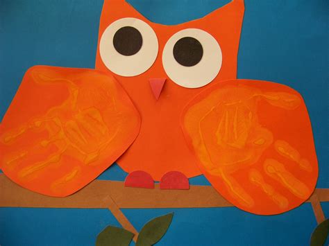 Owl art project for primary lesson Circus Theme Classroom, Owl Classroom, Art For Kids, Crafts ...