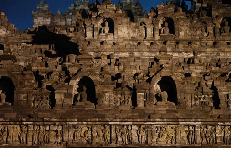 Smarthistory – Borobudur