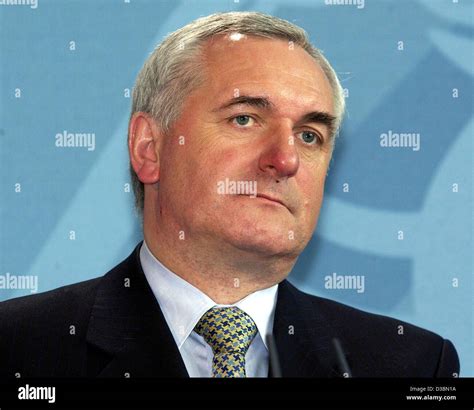 (dpa) - Bertie Ahern, Irish Prime Minister pictures during a press ...