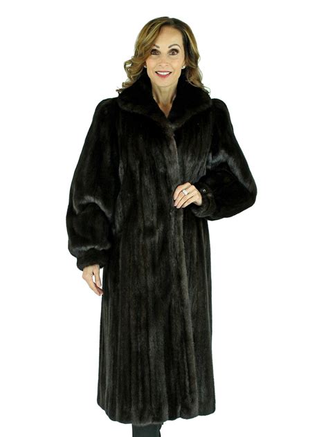 Black Diamond Ranch Female Mink Fur Coat | Estate Furs