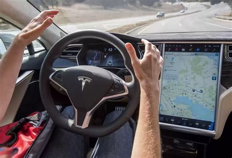 Inilah Teknologi dan Fitur Autopilot yang Ada pada Mobil Listrik Tesla ...