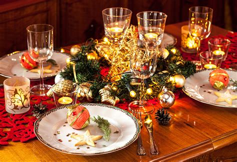 How to Decorate Your Table for Christmas Dinner - Wren Kitchens Blog