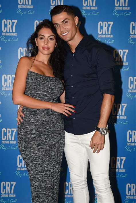 How Much Cristiano Ronaldo Reportedly Gives His Fiancee Georgina Rodriguez in Play Money For The ...