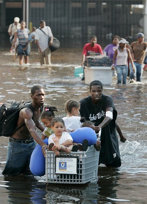 32 Harrowing Photos of the Hurricane Katrina Aftermath - [site:name] | Essence