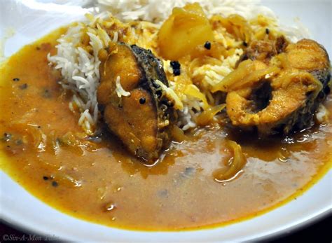 Rui Maacher Jhol - Bengali Style Rohu Fish Curry Recipe | sinamontales