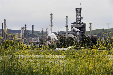 Shell to sell Martinez refinery to PBF Energy