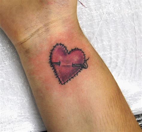 Beautiful Heart Tattoo Design For Girls: The Sing of Love Heart Tattoo Latest Style – YusraBlog.com