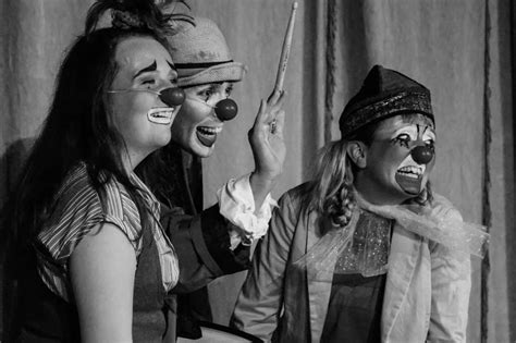 Clown & Storytelling - Commedia School.