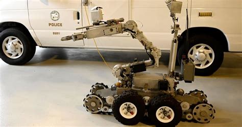 San Francisco police chief hails vote approving 'killer robots' - CBS ...