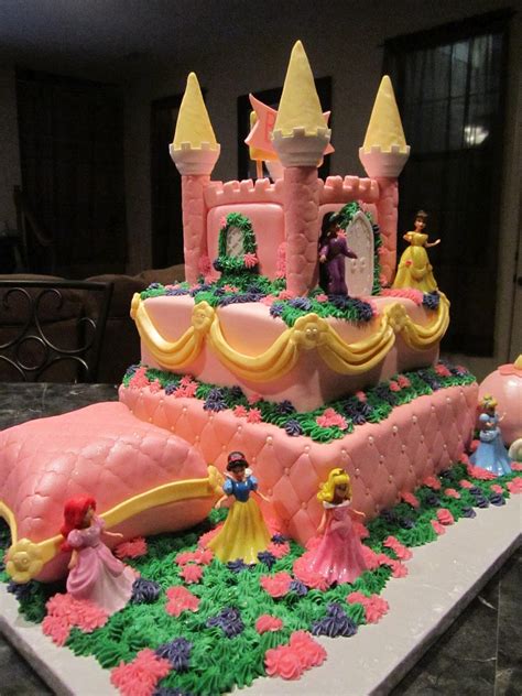 MyMoniCakes: Disney Princess Castle Cake with Carriage and Pillow