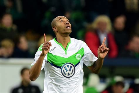 Manchester United: Wolfsburg make Naldo 'generous offer" to ward off ...