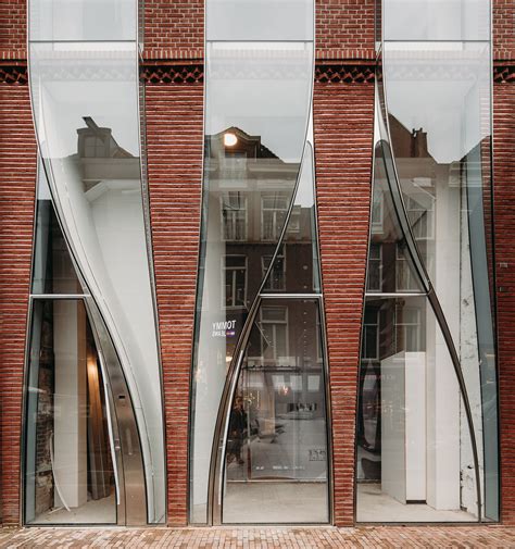 The Looking Glass Facade Renovation / UNStudio | Brick architecture ...