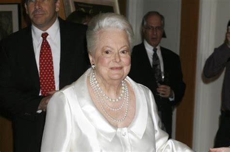 'Gone With The Wind' star Olivia de Havilland dies at age 104 | Daily Sabah