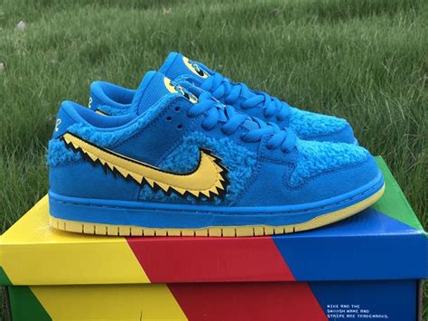 Authentic Grateful Dead x Nike SB Dunk Low - SirSneaker.cn